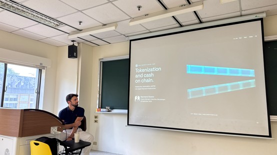 Gianmarco Guazzo is giving a lecture.